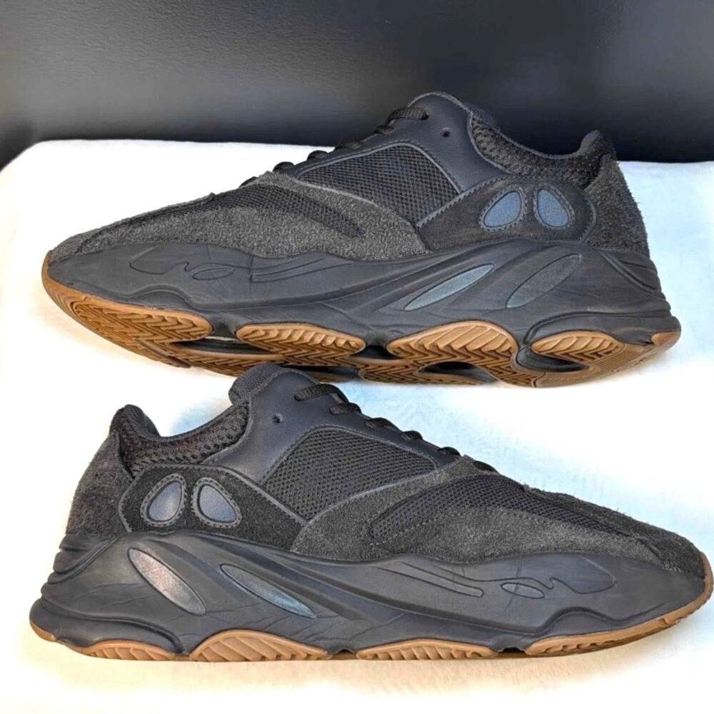 Adidas Yeezy Boost 700 “Utility Black” (2019) – FV5304 | 11M - Picture 4 of 13